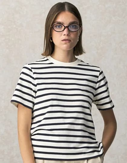 Women’s T-Shirt Legend