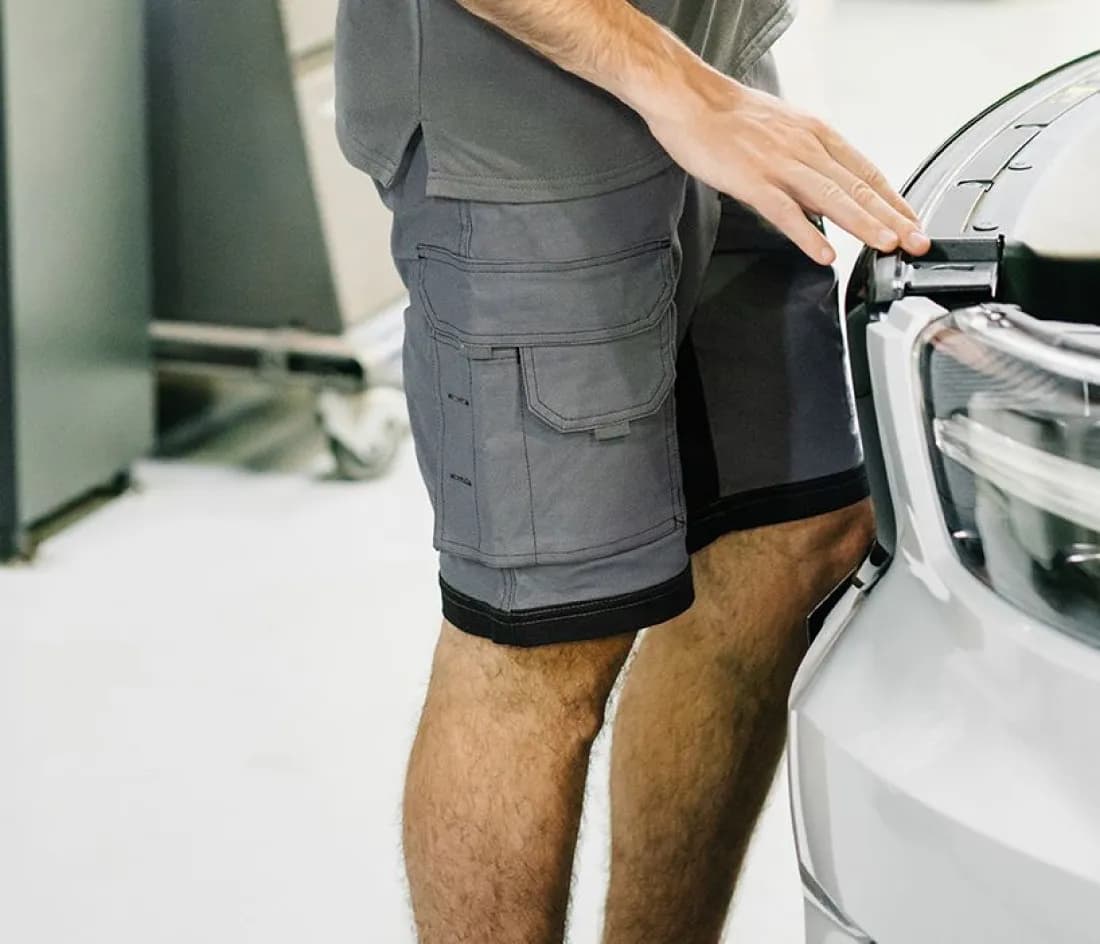 Robuste Shorts mit Stretch und Taschen