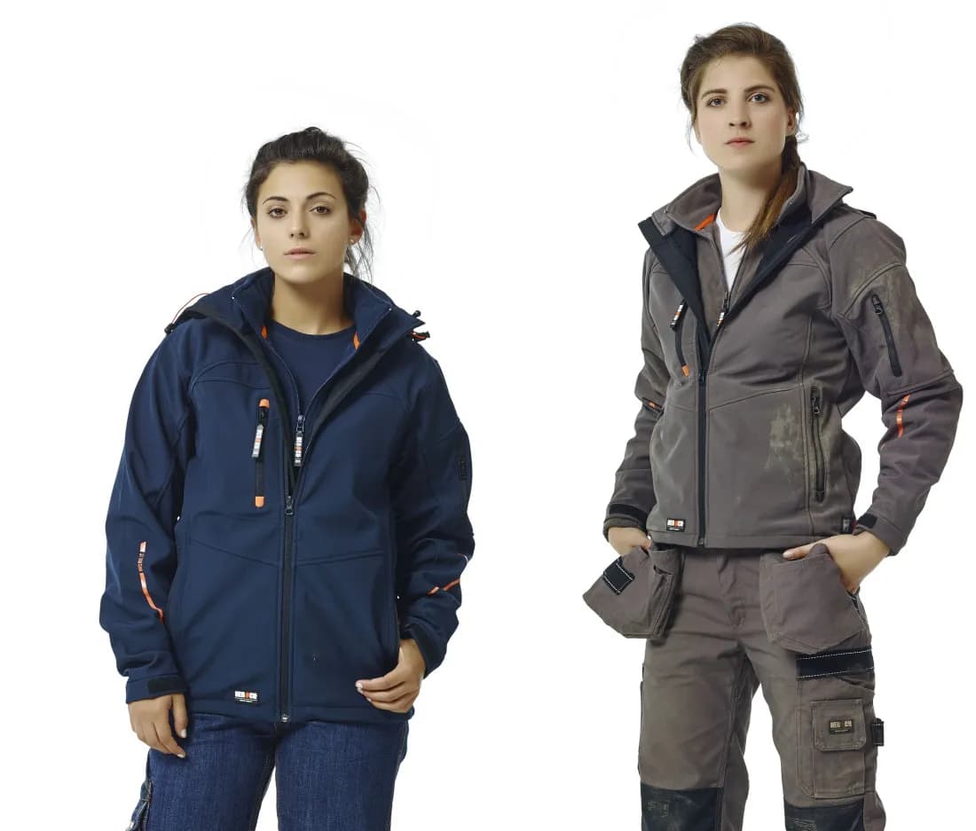Softshelljacke mit abnehmbarer Kapuze