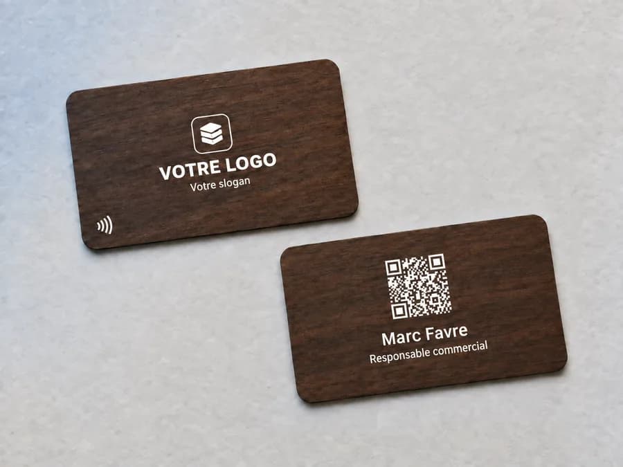 NFC-Visitenkarte Nussbaum dunkel, Vorder- und Rückseite