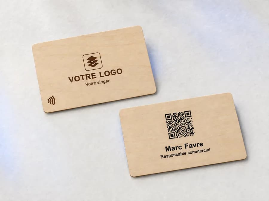 NFC-Visitenkarte Ahorn hell, Vorder- und Rückseite